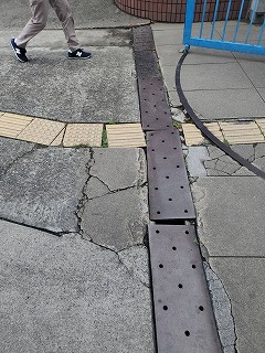 大阪府立高校　土間修繕工事　公共工事