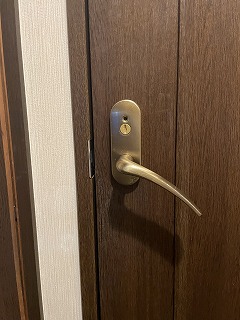 トイレ扉　ラッチ交換　東大阪市　戸建て