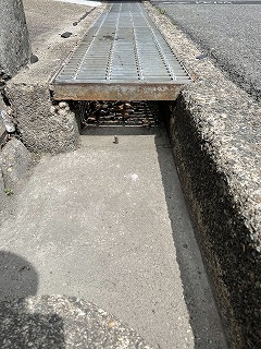 大阪府立高校　エキスパンドメタル改修工事　公共工事